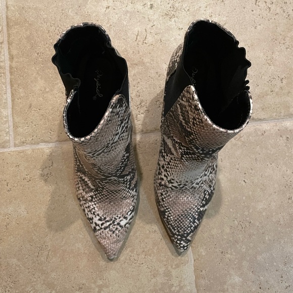 Snake skin boot - Picture 2 of 4